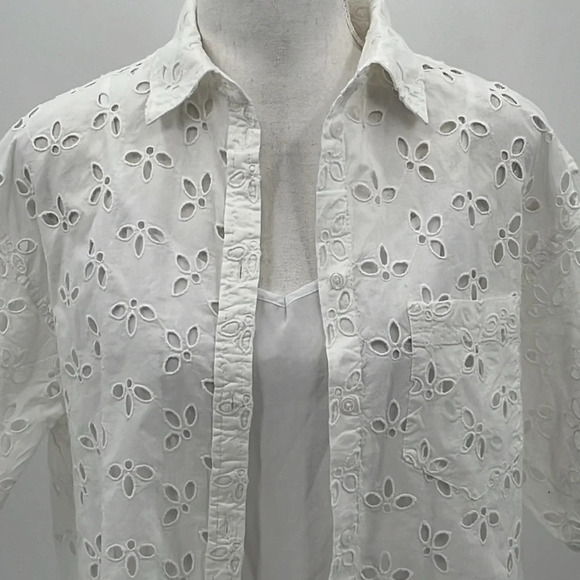 J. Crew Spring Garden Eyelet Blouse in White - Size 6 - Picture 4 of 11